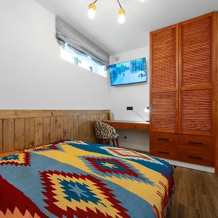 Freeman-2 весь триповерховий для 10гостей Villa *